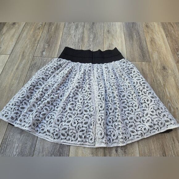 HD In Paris skirt white lace layered, black band at waist hidden back zipper L - Picture 2 of 12
